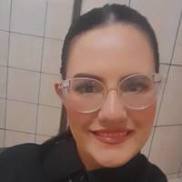 Profissional - Emilia L.
