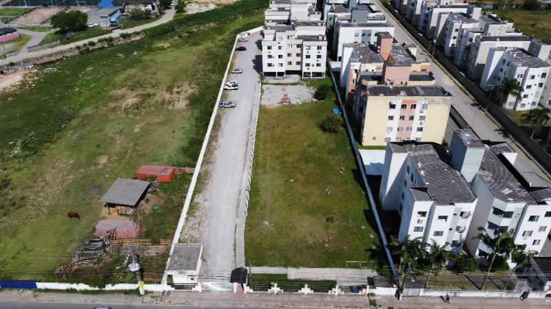 Fração ideal do terreno de aproximadamente 2.770m²