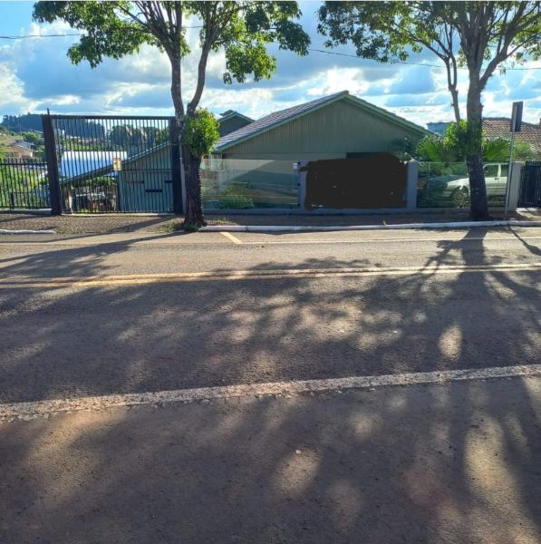 Foto de 01 casa mista de 135 m²