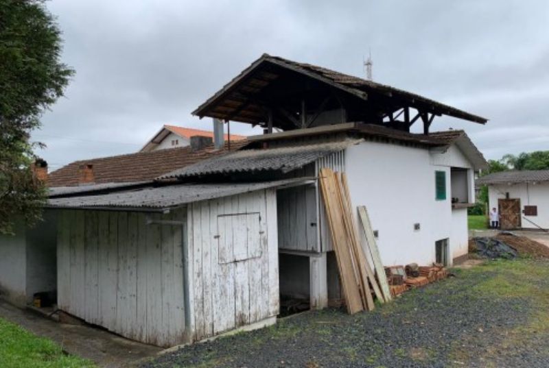 Terreno urbano com a área de 1.362,50m², localizado em Campo Alegre - SC