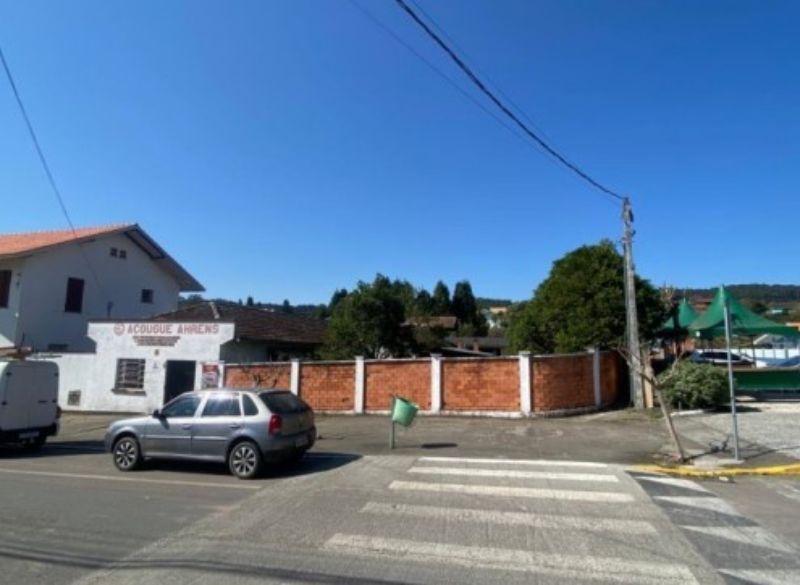 Terreno urbano com a área de 1.362,50m², localizado em Campo Alegre - SC