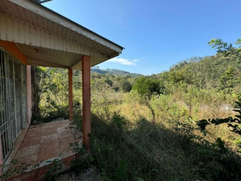Fração de 50% de 34.194,73 (ou seja, 17.097,365m²), localizado em Chapecó - SC