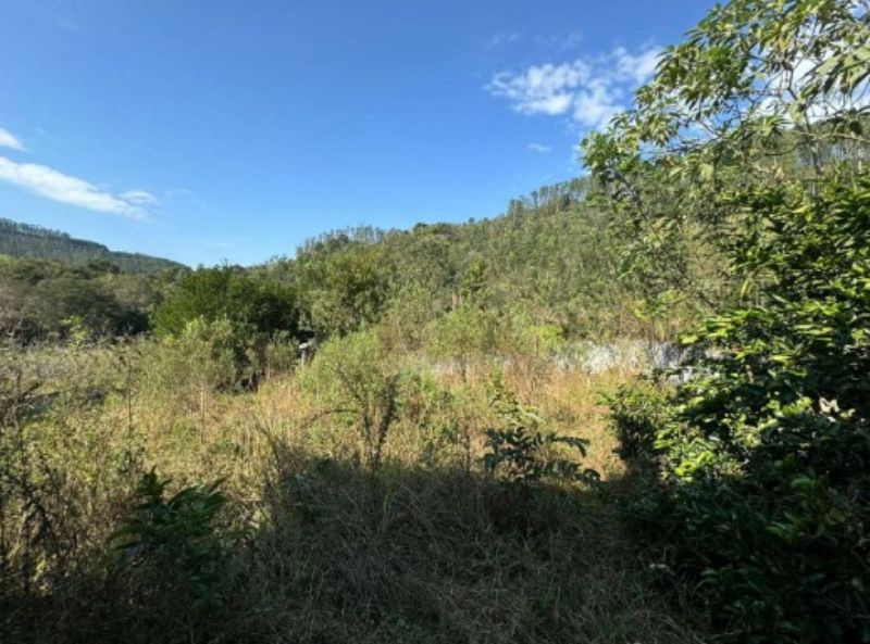 Fração de 50% de 34.194,73 (ou seja, 17.097,365m²), localizado em Chapecó - SC