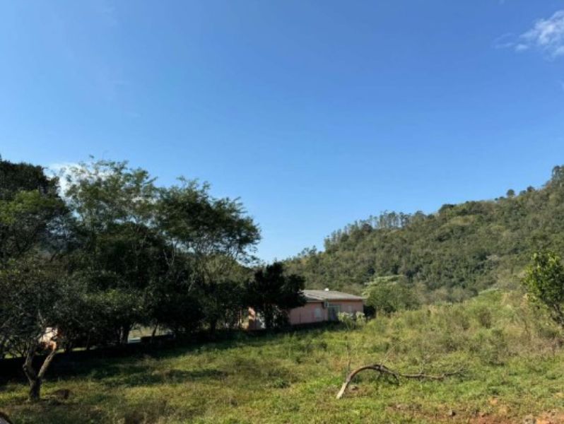 Fração de 50% de 34.194,73 (ou seja, 17.097,365m²), localizado em Chapecó - SC