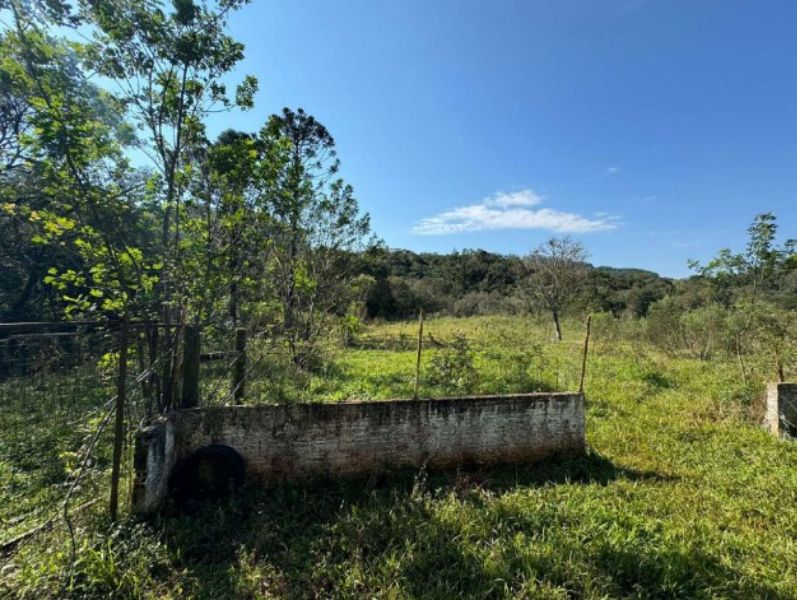 Fração de 50% de 34.194,73 (ou seja, 17.097,365m²), localizado em Chapecó - SC