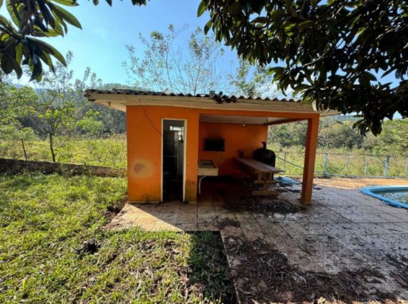 Fração de 50% de 34.194,73 (ou seja, 17.097,365m²), localizado em Chapecó - SC