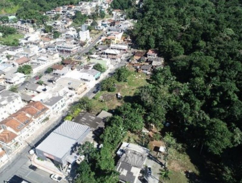 Terreno com a área de 17.050,00m², localizado em Balneário Camboriú - SC