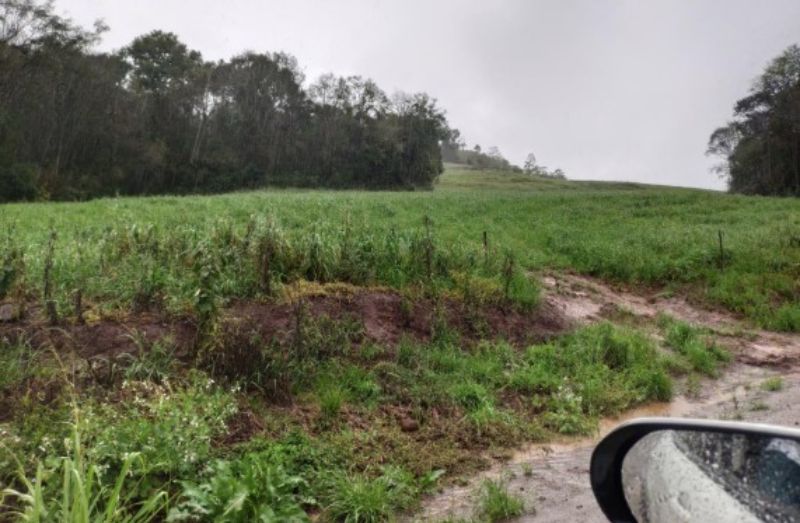 Fração de 101.640,00m² dentro de uma área maior.