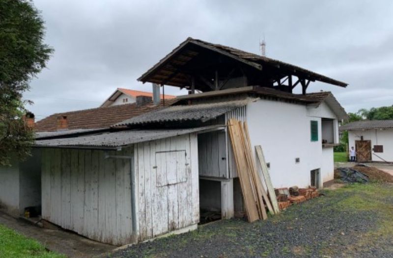Terreno urbano com a área de 1.362,50m², localizado em Campo Alegre - SC