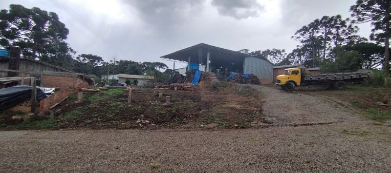 Área de terra rural própria, com 3.432,30m², localizado em Ilópolis - RS