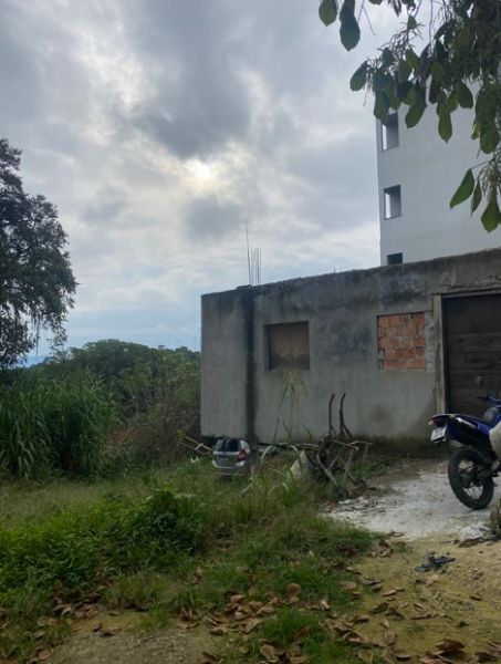 Direitos possessórios sobre o terreno, localizado em Florianópolis - SC, bairro Itacorubi