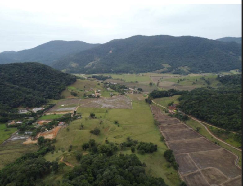 50% do terreno Imóvel matrícula n° 39.220, localizado em Camboriú - SC