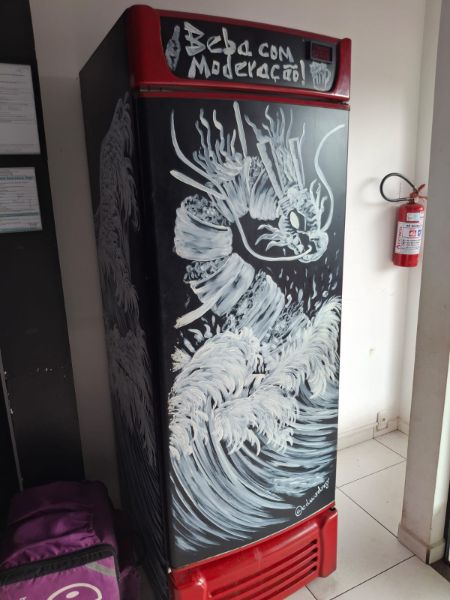 01 freezer/refrigerador vertical, adesivado