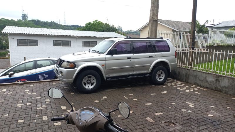 Utilitário I/MMC Pajero SP 4x4 SE