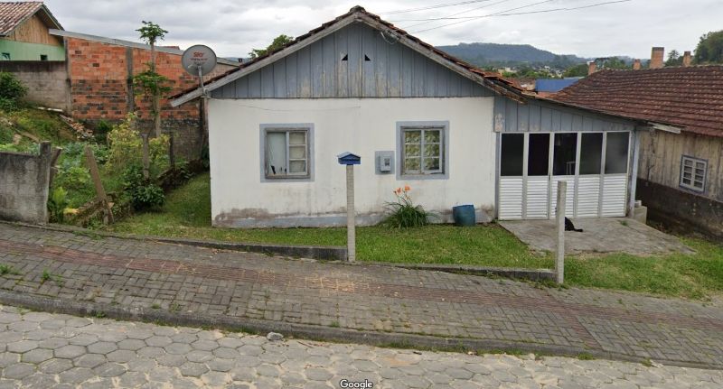 CASA DE ALVENARIA COM GARAGEM - TAIÓ, localizado em Taió - SC