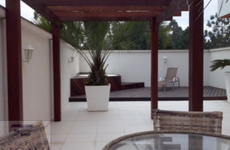APARTAMENTO + GARAGEM MEIA PRAIA/ITAPEMA, localizado em Itapema - SC
