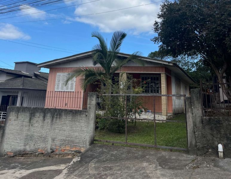 CASA CRICIUMA, localizado em Criciúma - SC, bairro Vila Rica