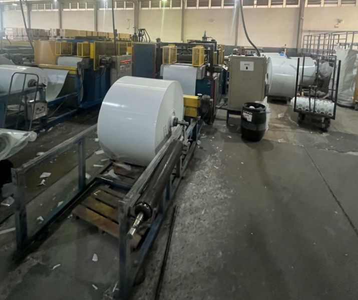 MAQUINAS - EMPRESA DE FABRICAÇÃO DE COPOS