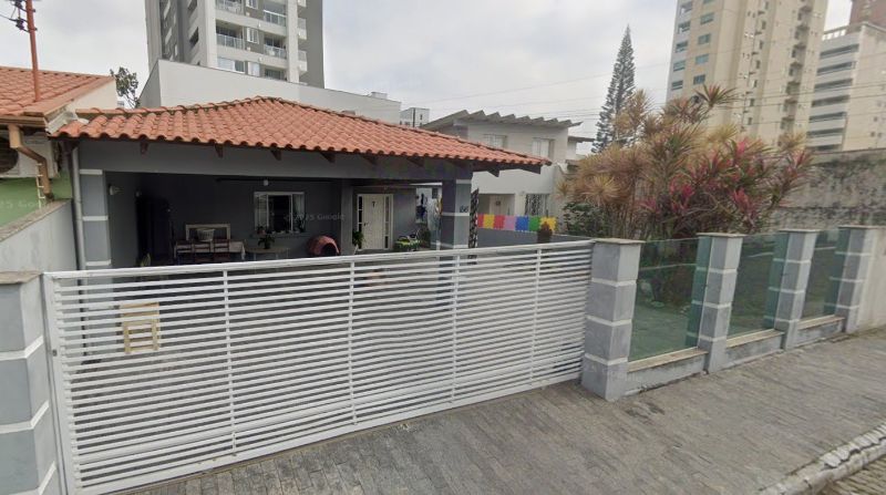 IMÓVEL COM DUAS CASAS NO CENTRO DE ITAJAI, localizado em Itajaí - SC, bairro Centro