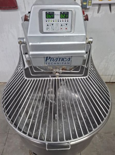 MAQUINA AMASSADEIRA DA MARCA PRATICA TECHNIPAN