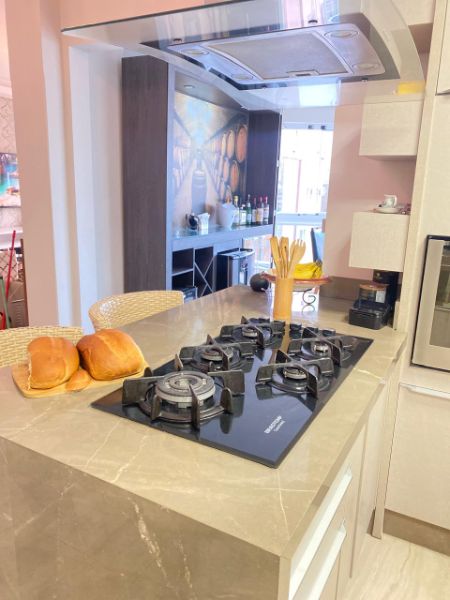 APARTAMENTO + GARAGEM TRIPLA, localizado em Itapema - SC, bairro Meia Praia
