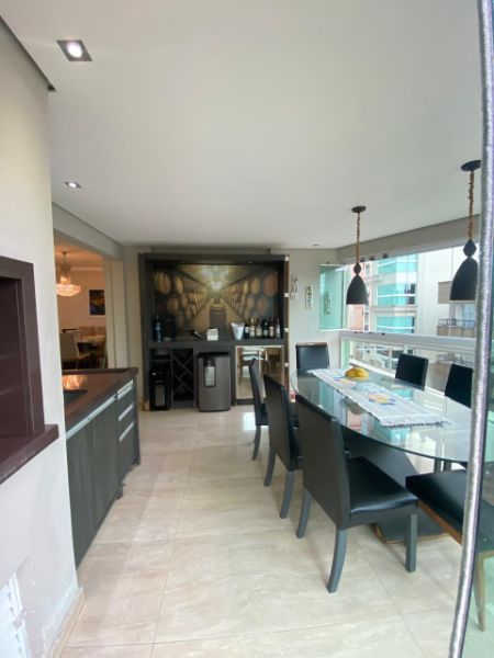 APARTAMENTO + GARAGEM TRIPLA, localizado em Itapema - SC, bairro Meia Praia