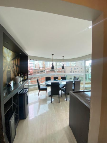 APARTAMENTO + GARAGEM TRIPLA, localizado em Itapema - SC, bairro Meia Praia