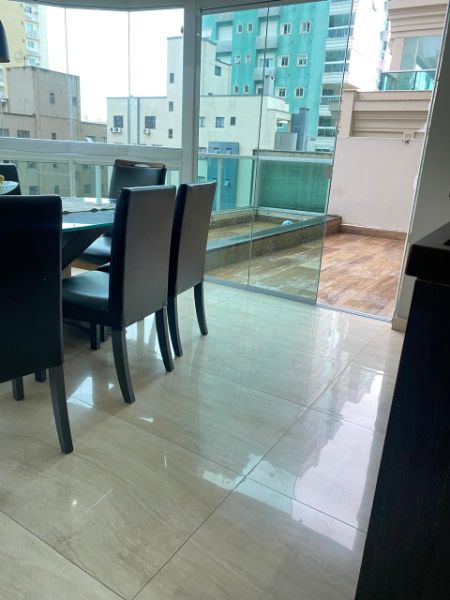 APARTAMENTO + GARAGEM TRIPLA, localizado em Itapema - SC, bairro Meia Praia