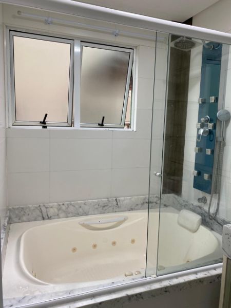 APARTAMENTO + GARAGEM TRIPLA, localizado em Itapema - SC, bairro Meia Praia