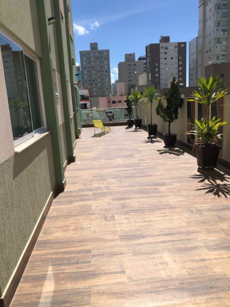 APARTAMENTO + GARAGEM TRIPLA, localizado em Itapema - SC, bairro Meia Praia