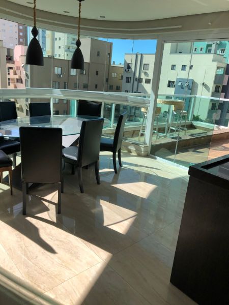 APARTAMENTO + GARAGEM TRIPLA, localizado em Itapema - SC, bairro Meia Praia