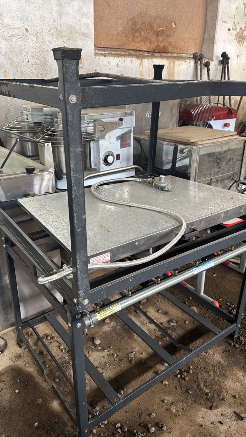 EQUIPAMENTOS PARA COZINHA, contendo amassadeiras