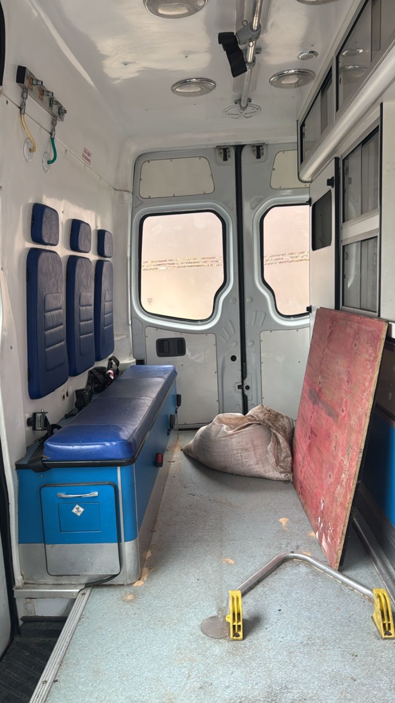 AMBULÂNCIA MERCEDES-BENZ SPRINTER FURGÃO