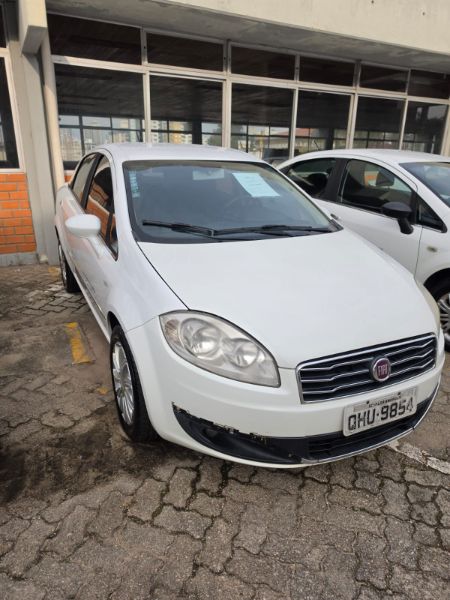 Veículo Fiat Linea FIAT Linea Essence Dualogic 1.8 Flex 16V 2016 em leilão