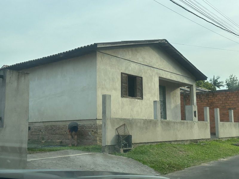 Casa de Alvenaria no B. Laranjinha- Criciúma, localizado em Criciúma - SC