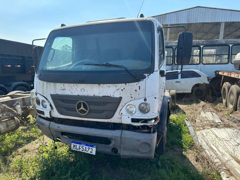 Veículo MERCEDES-BENZ Accelo Mercedes Benz Accelo 815 2013 em Mau Estado 2013 em leilão