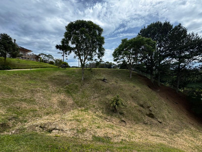 Terreno no Cond. Residencial Costa da Serra II, localizado em Rancho Queimado - SC, bairro Inveradinha