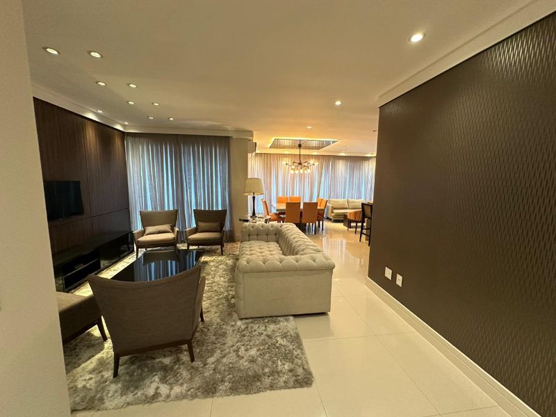 Apt. no Ed. Isadora Mafra- B. Camboriú, localizado em Balneário Camboriú - SC, bairro Centro