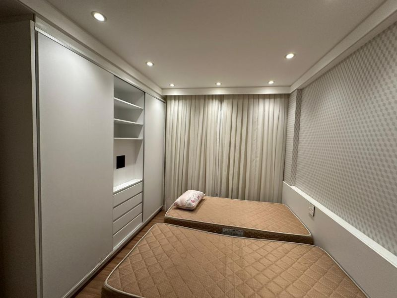 Apt. no Ed. Isadora Mafra- B. Camboriú, localizado em Balneário Camboriú - SC, bairro Centro