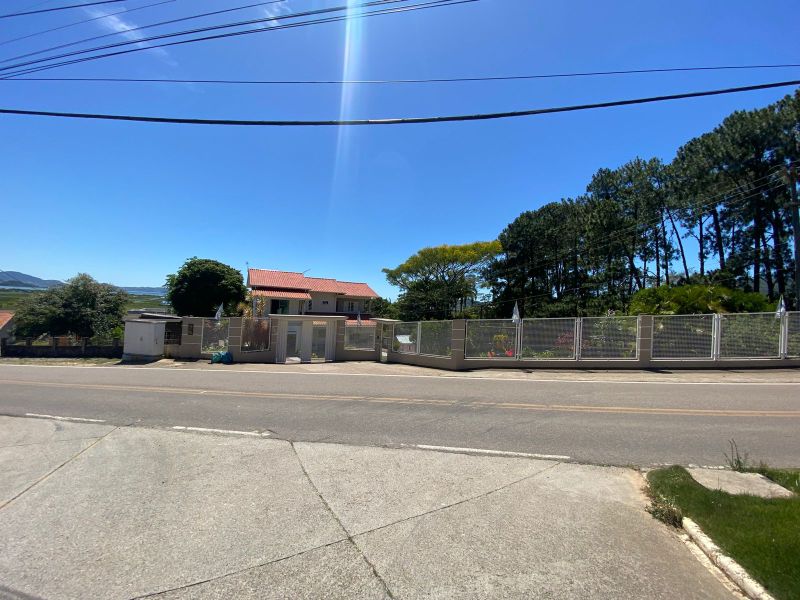Casa de Alvenaria em Pescaria Brava, localizado em Pescaria Brava - SC