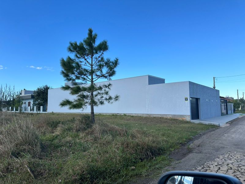 Terreno Urbano com Benfeitorias, localizado em Passo De Torres - SC