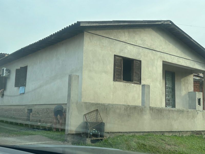 Casa de Alvenaria no B. Laranjinha- Criciúma, localizado em Criciúma - SC, bairro Laranjinha