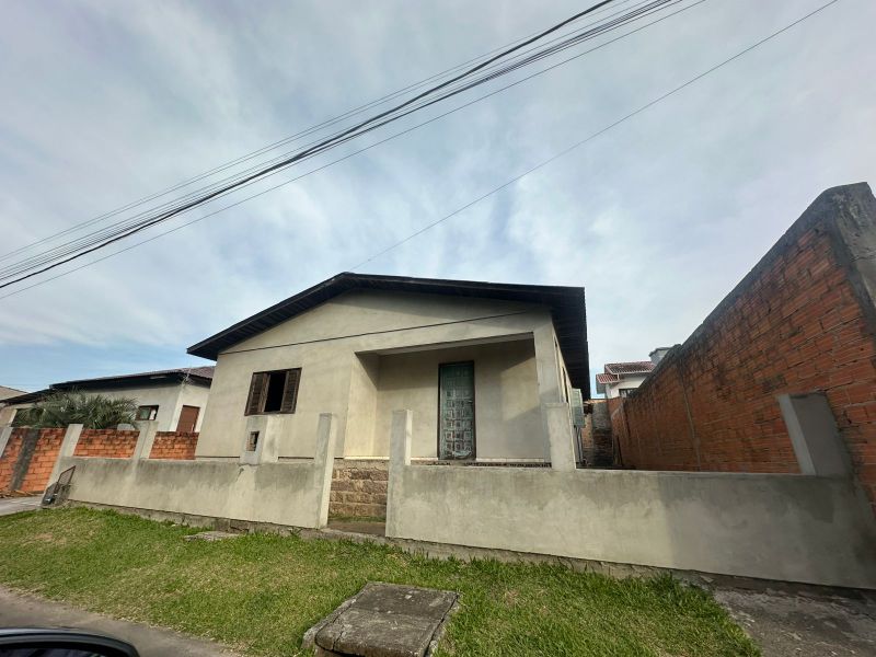 Casa de Alvenaria no B. Laranjinha- Criciúma, localizado em Criciúma - SC, bairro Laranjinha