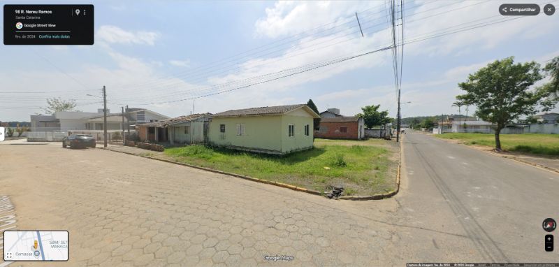 Terreno com Residência em Maracajá, localizado em Maracajá - SC, bairro centro