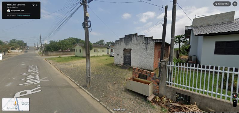 Terreno com Residência em Maracajá, localizado em Maracajá - SC, bairro centro