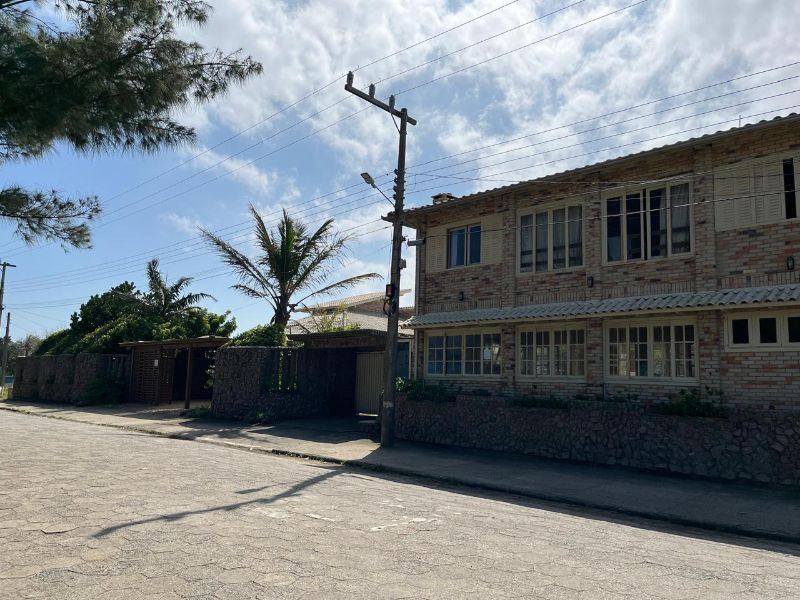 Casa Beira Mar em Jaguaruna, localizado em Jaguaruna - SC, bairro Balneário Campo Bom