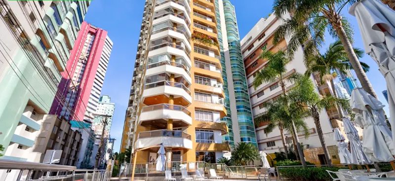 Apartamento com Garagens em Bal. Camboriú, localizado em Balneário Camboriú - SC