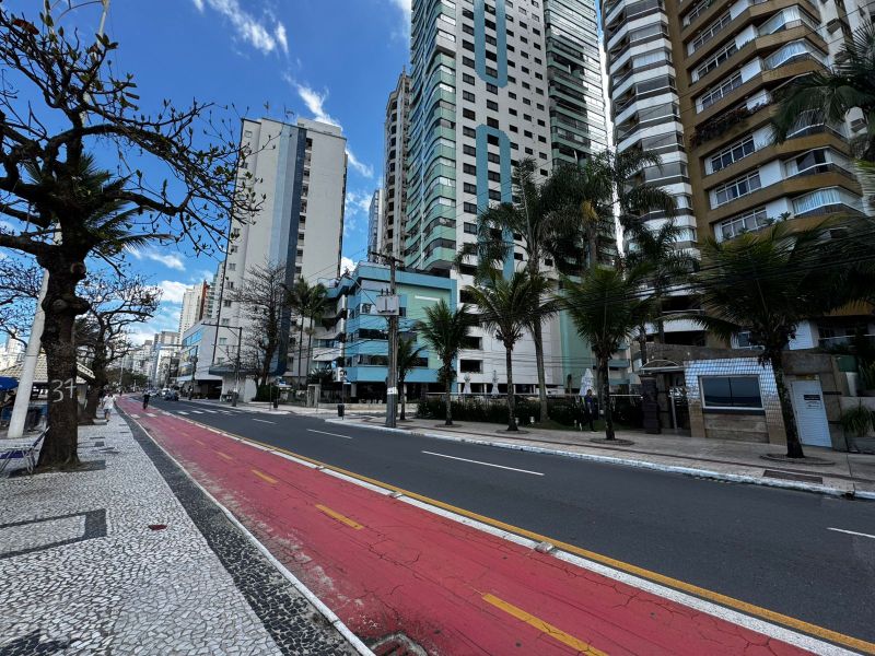 Apartamento com Garagens em Bal. Camboriú, localizado em Balneário Camboriú - SC