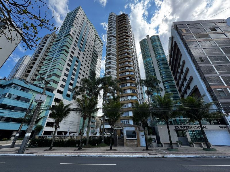 Apartamento com Garagens em Bal. Camboriú, localizado em Balneário Camboriú - SC