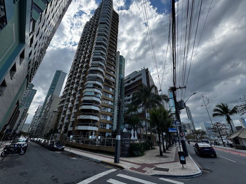 Apartamento com Garagens em Bal. Camboriú, localizado em Balneário Camboriú - SC